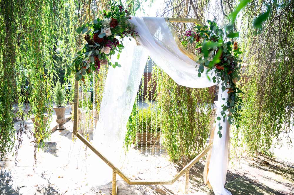 geometrical-wedding-arch